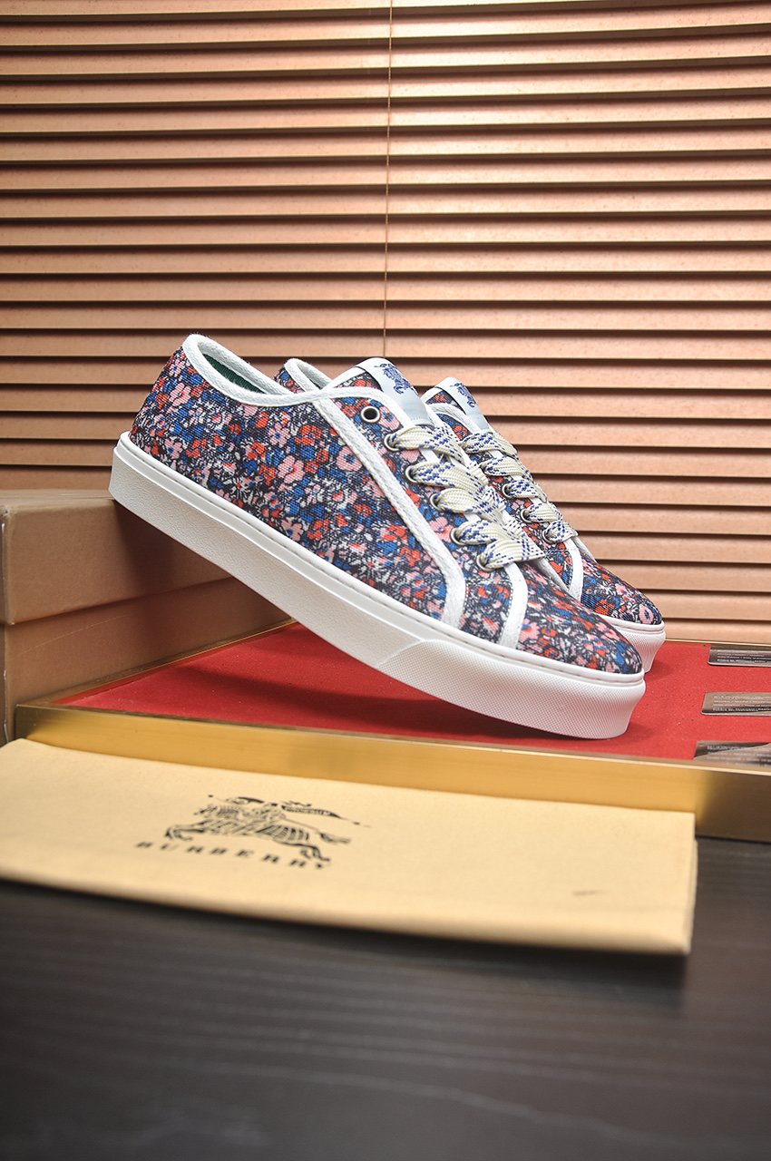 Burberry Navy Floral Print Low-Top Sneakers